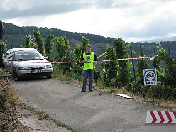 Und das ist ein Streckenposten mit Sportwart