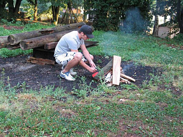 Man(n) kann mit einer L&ouml;tlampe nicht nur l&ouml;ten
