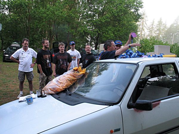 Der aufmerksame Sportwart richtet selbstverst&auml;ndlich sein Augenmerk auf den WP-Leiter