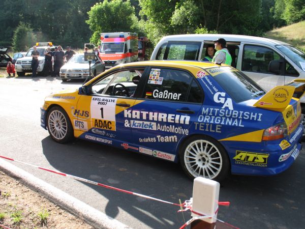 Ga&szlig;ner/ Schrankel auf ihrem Lancer Evo IX