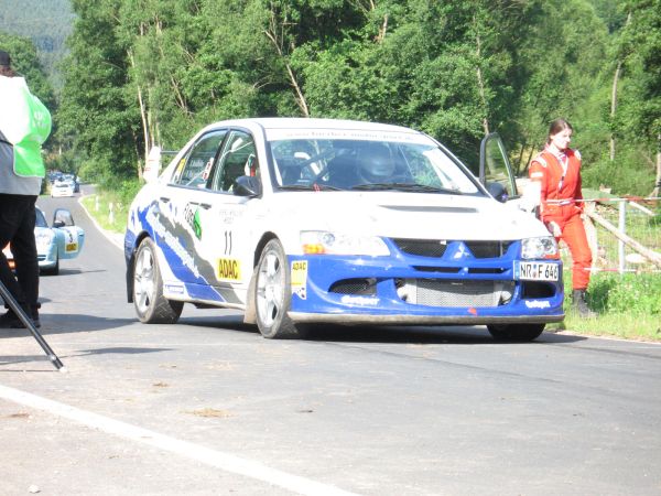 Rudi Hachenberg verfolgt die Familie F&auml;rber