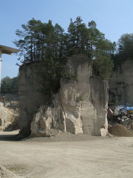 Die Insel im Tuffsteinbruch zu Weibern