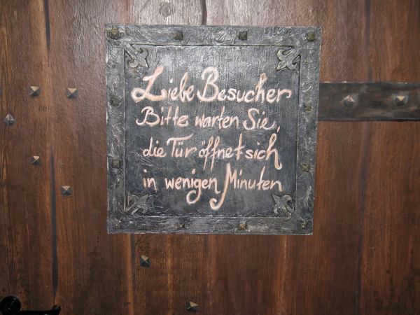 T&uuml;r zu �