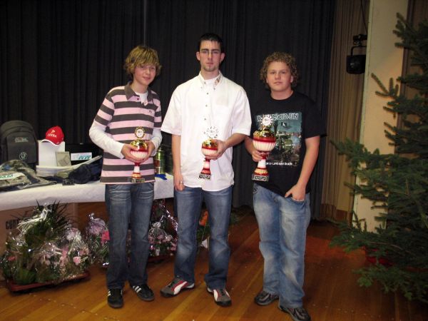 Clubmeister - Indoor-Kart Klasse Jugend (v.l.) Janosch Gros (P 2), Jan Hantel (P 3), Kevin M&uuml;ller (P 1)