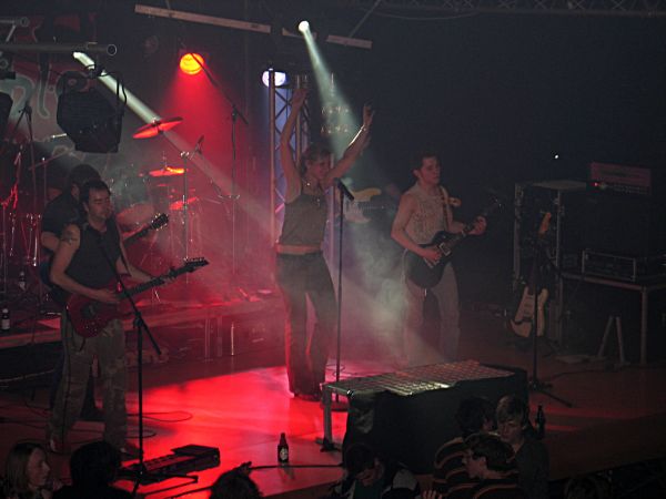 double DEE - In Action III