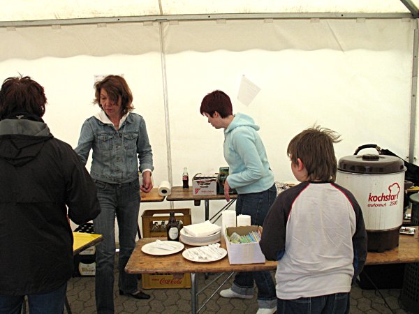 S&uuml;&szlig;es Essen v.l.Sigrid Monschauer, Daniela K&uuml;rschner