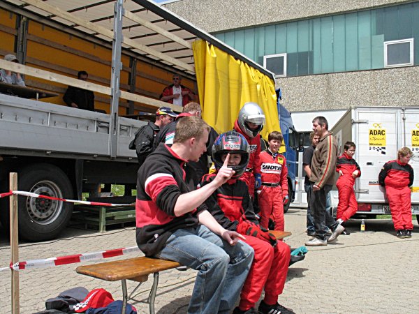 Kai Hantel weist Janosch Gros den Weg