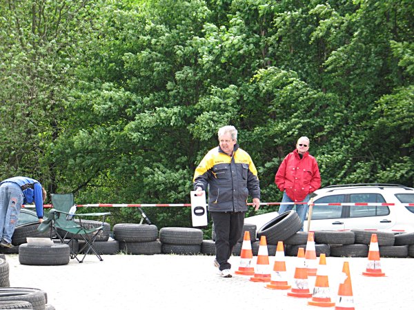 Sachrichter an der 90 Grad Kurve Erich Monschauer