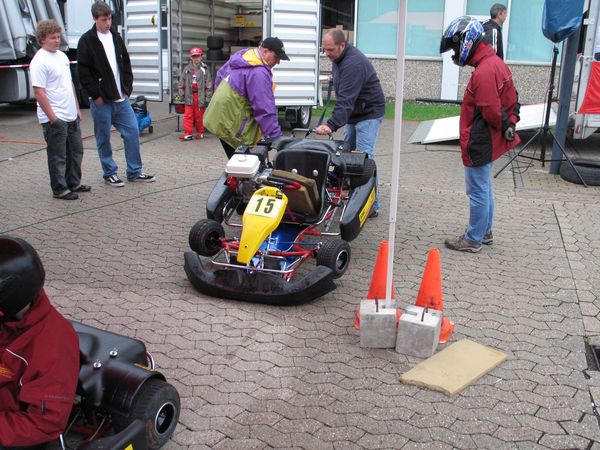 Die Regenreifen sind montiert