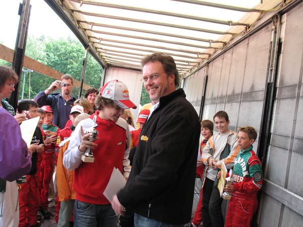 Da strahlt der Papa wenn der Sohn den dritten Platz belegt