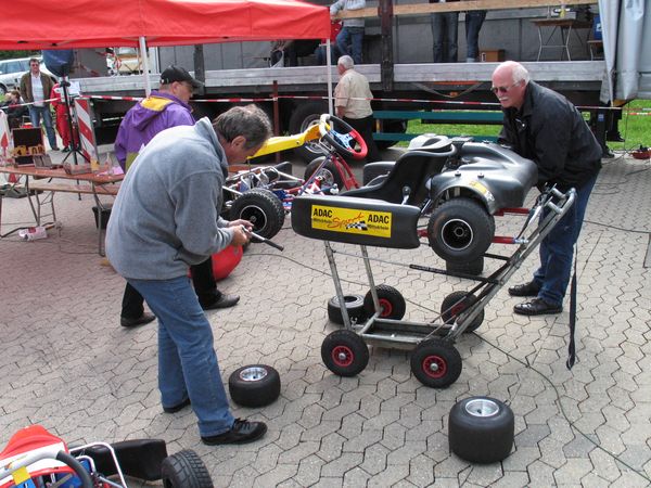 Die Regenreifen m&uuml;ssen runter