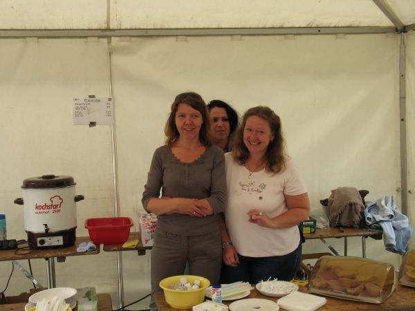 � die drei M&auml;dels vom Zelt Siggi, Yvonne, Christine