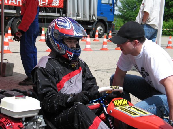 � die letzten Anweisungen von Trainer Jan