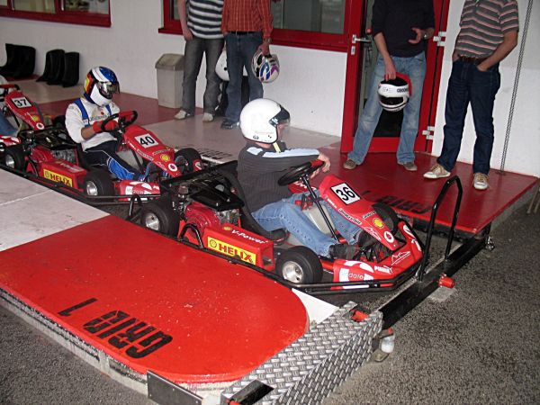 Guido Michels vor Benedikt Bell