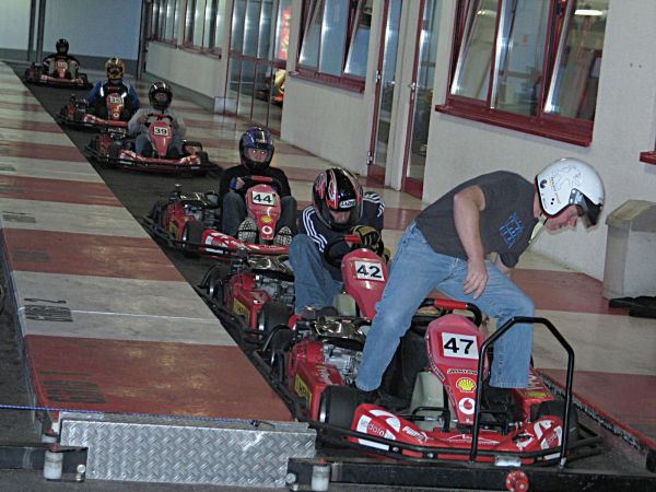 Guido Michels verl&auml;st als Sieger sein Kart