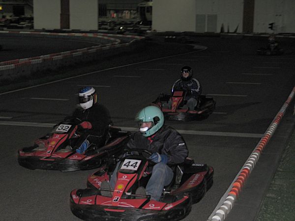 Mit Vollgas durch die Nacht