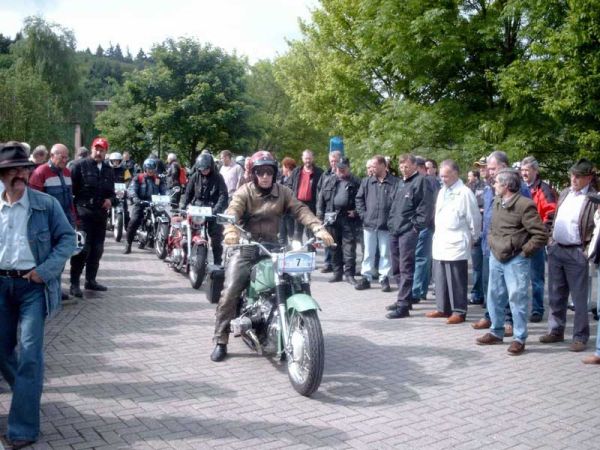 Bild der Oldtimerausfahrt 2003