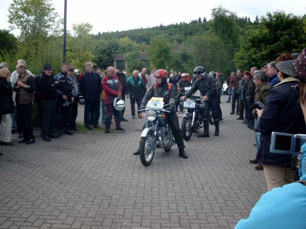Bild der Oldtimerausfahrt 2003