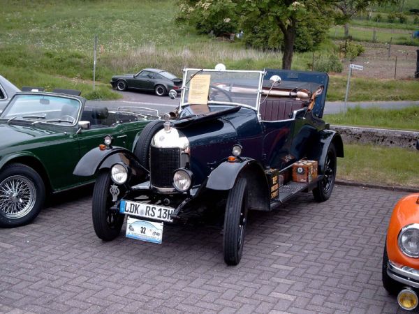 Ein Morris Cowley "Bullnose" aus dem Jahr 1926 war das &auml;lteste Auto am Start