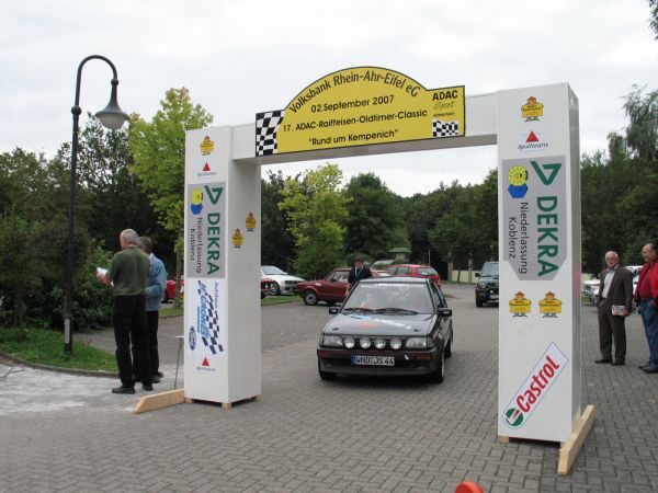 Start Nr. 1 J&ouml;rg und Marc Stoll im Toyota Startlet