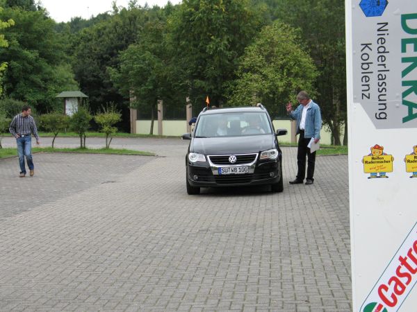 Start Nr. 12 Doris und Walter Butter auf VW Touran