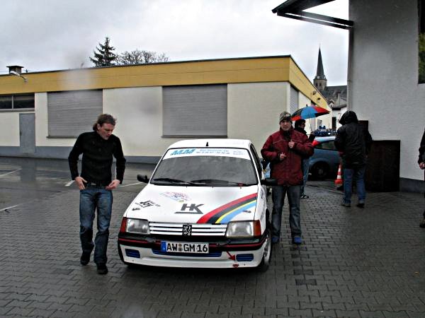 v.r. Benedikt Bell/Volker Stern - Peugeot 205 GTI