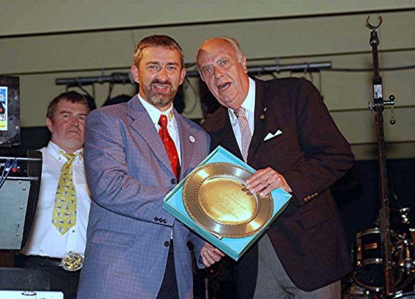 Berthold Hantel und der Vorsitzende des ADAC Gau Mittelrhein, Dieter Enders